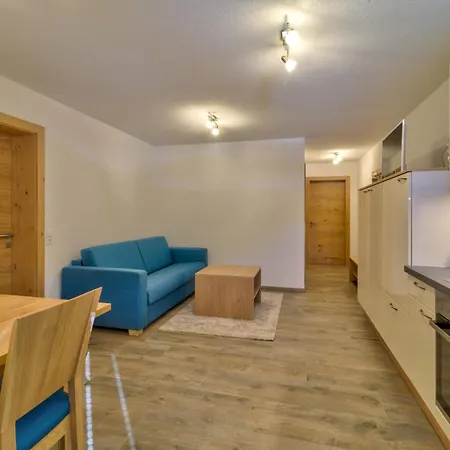 Haus Peter Falch Apartment Pettneu am Arlberg