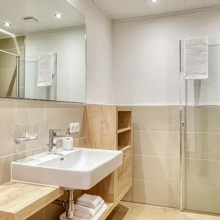 Haus Peter Falch Apartment