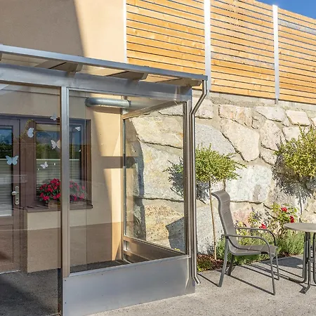 Haus Peter Falch דירה *